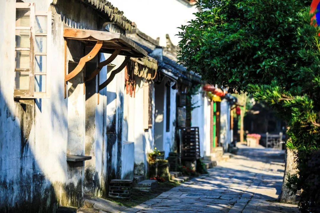 领导为了赶人情要员工做本职工作以外的事情？游戏画面